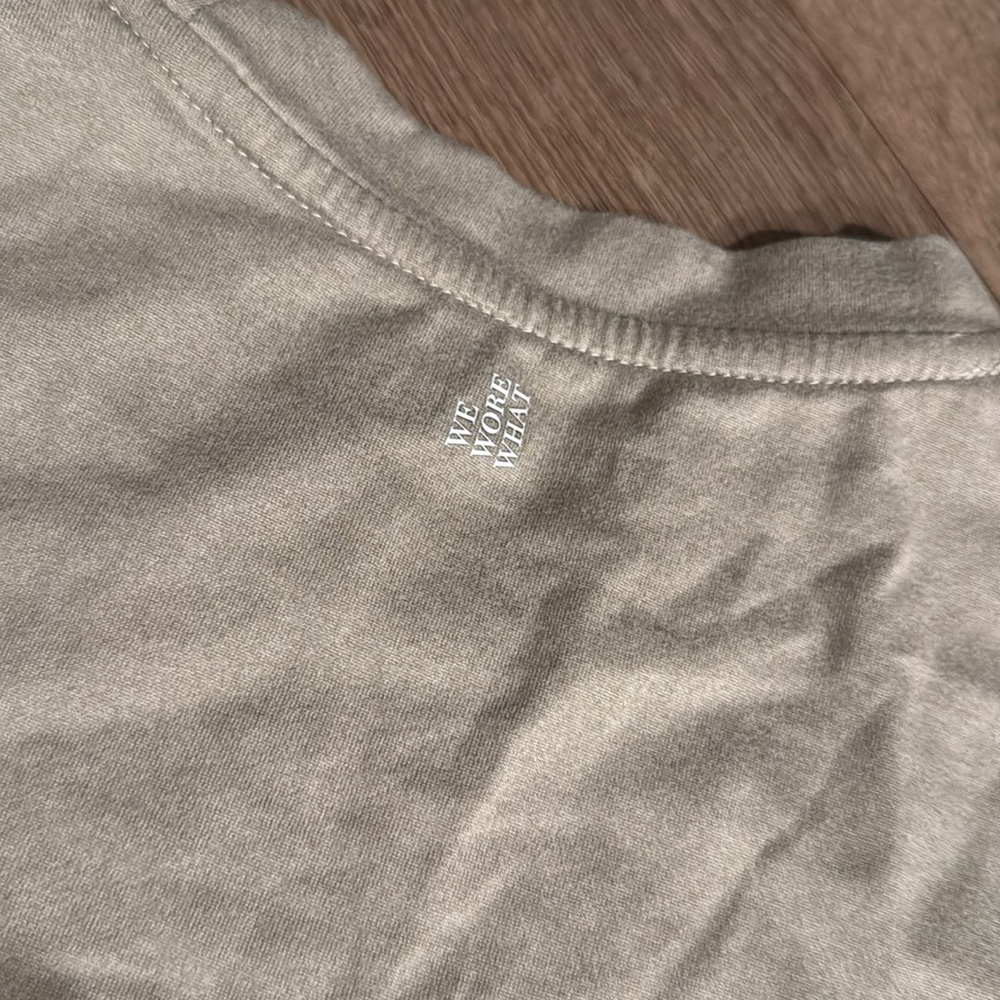 WeWoreWhat Short Sleeve Active Tee Heather Stone Med - Picture 6 of 6